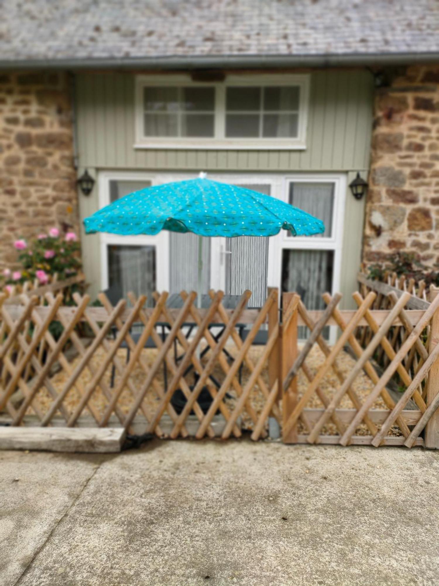 Ferienwohnung Les Petits Champs Buais-les-Monts Exterior foto