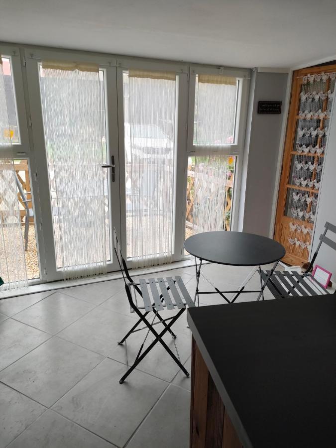 Ferienwohnung Les Petits Champs Buais-les-Monts Exterior foto