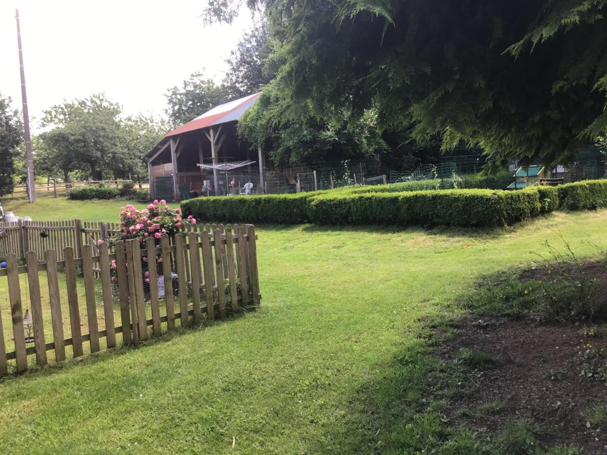 Ferienwohnung Les Petits Champs Buais-les-Monts Exterior foto