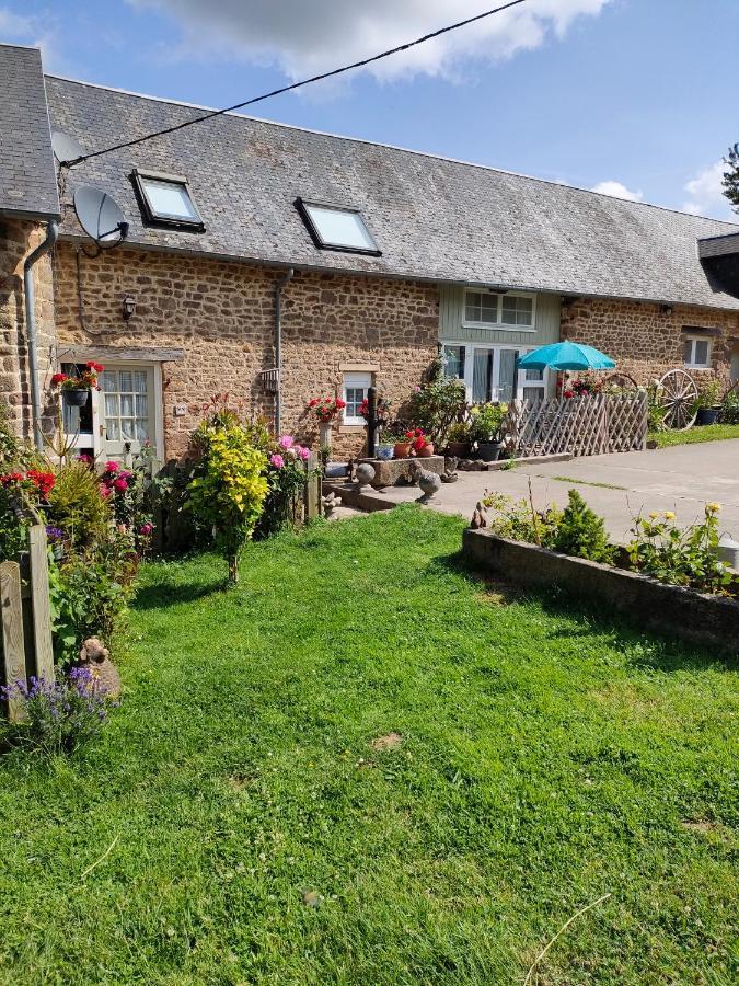 Ferienwohnung Les Petits Champs Buais-les-Monts Exterior foto