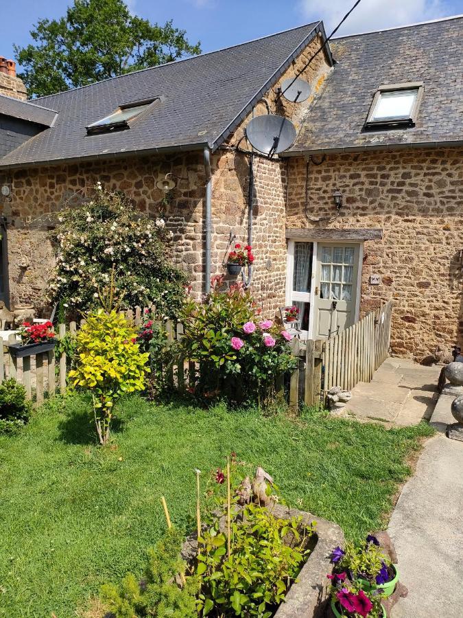 Ferienwohnung Les Petits Champs Buais-les-Monts Exterior foto